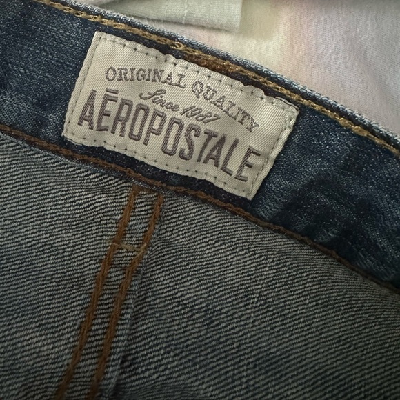Super flattering distressed Aeropostale jeans. Essex straight leg, size 36/30👖 - Picture 2 of 6